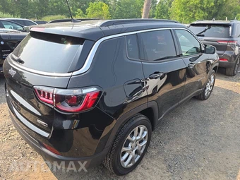 2023 Jeep Compass Latitude Lux - miniatura 4