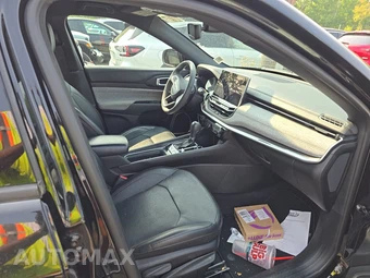 2023 Jeep Compass Latitude Lux - miniatura 8