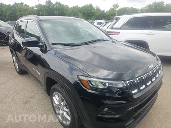 2023 Jeep Compass Latitude Lux - miniatura 3