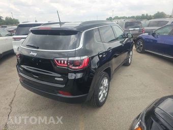 2023 Jeep Compass Latitude Lux - miniatura 4