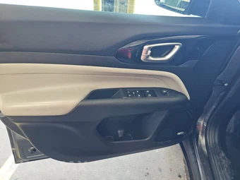 2023 Jeep Compass Limited - miniatura 9
