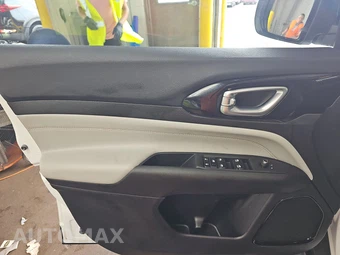 2023 Jeep Compass Limited - miniatura 9