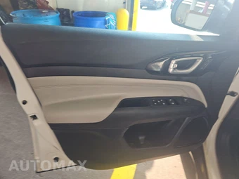 2023 Jeep Compass Limited - miniatura 9