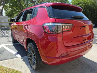 2023 Jeep Compass (RED) Edition - miniatura 3