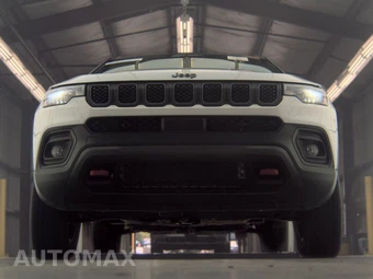 2023 Jeep Compass Trailhawk - miniatura 3