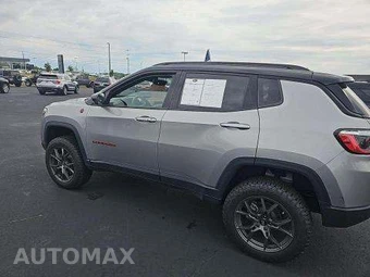 2023 Jeep Compass Trailhawk - miniatura 2