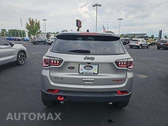2023 Jeep Compass Trailhawk - miniatura 3
