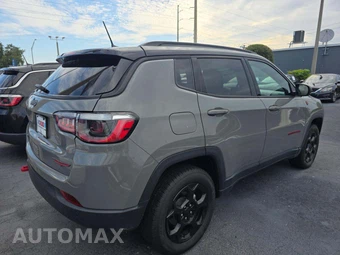 2023 Jeep Compass Trailhawk - miniatura 3