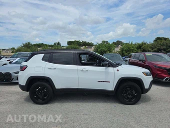 2023 Jeep Compass Trailhawk - miniatura 4
