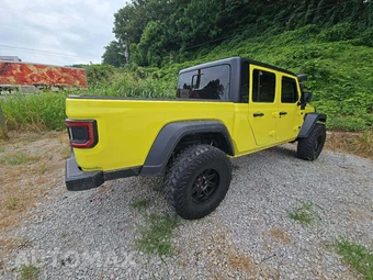 2023 Jeep Gladiator Sport Crew Cab Medium Bed - miniatura 3