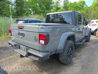 2023 Jeep Gladiator Willys Crew Cab Medium Bed - miniatura 4