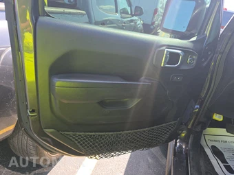 2023 Jeep Gladiator Willys Crew Cab Medium Bed - miniatura 9