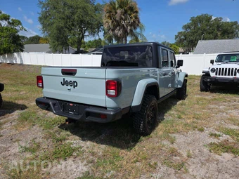 2023 Jeep Gladiator Willys Crew Cab Medium Bed - miniatura 3