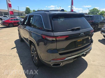 2023 Jeep Grand Cherokee 4xe Overland - miniatura 2