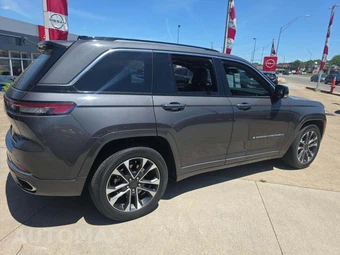 2023 Jeep Grand Cherokee 4xe Overland - miniatura 4