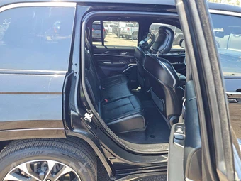 2023 Jeep Grand Cherokee 4xe Overland - miniatura 13