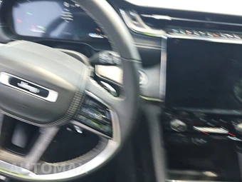 2023 Jeep Grand Cherokee 4xe Overland - miniatura 11