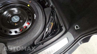 2023 Jeep Grand Cherokee 4xe Overland - miniatura 17