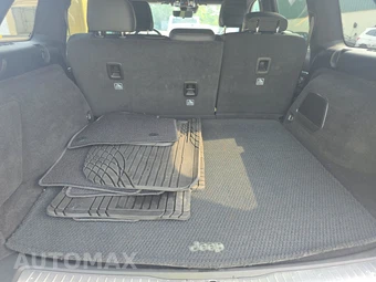 2023 Jeep Grand Cherokee 4xe Summit Reserve - miniatura 16