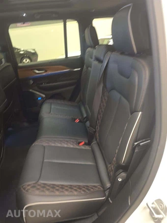 2023 Jeep Grand Cherokee 4xe Summit Reserve - miniatura 13