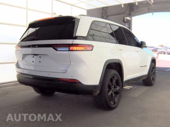 2023 Jeep Grand Cherokee Altitude - miniatura 4