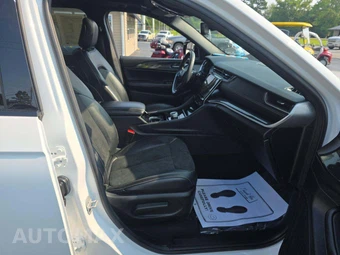 2023 Jeep Grand Cherokee Altitude - miniatura 15