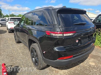 2023 Jeep Grand Cherokee Altitude - miniatura 6