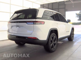 2023 Jeep Grand Cherokee Altitude - miniatura 4