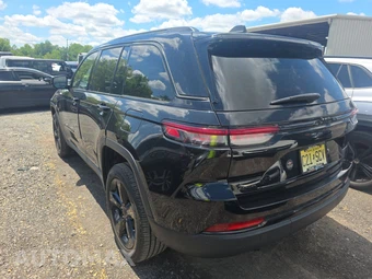 2023 Jeep Grand Cherokee Altitude - miniatura 6