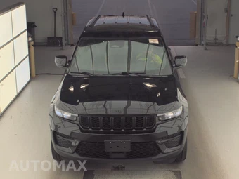 2023 Jeep Grand Cherokee Altitude - miniatura 2