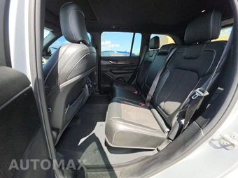 2023 Jeep Grand Cherokee Altitude - miniatura 13