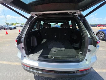 2023 Jeep Grand Cherokee Altitude - miniatura 16