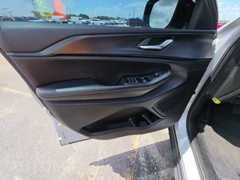 2023 Jeep Grand Cherokee Altitude - miniatura 9