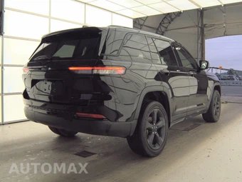 2023 Jeep Grand Cherokee Altitude - miniatura 4