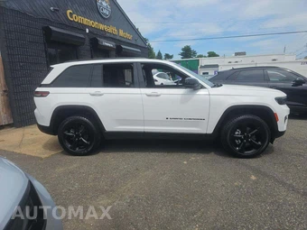 2023 Jeep Grand Cherokee Altitude - miniatura 4