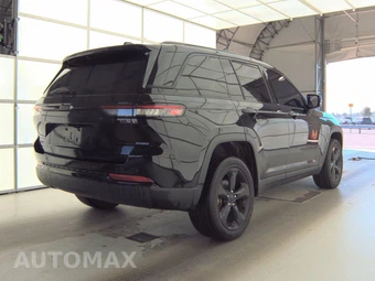 2023 Jeep Grand Cherokee Altitude - miniatura 4