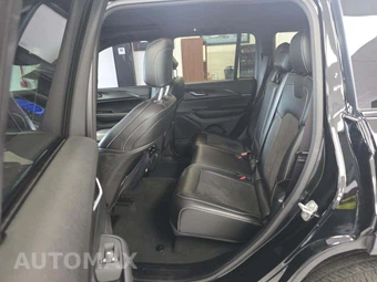 2023 Jeep Grand Cherokee Altitude - miniatura 13