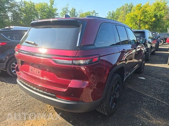 2023 Jeep Grand Cherokee Altitude - miniatura 4