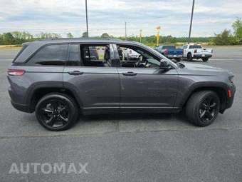 2023 Jeep Grand Cherokee Altitude - miniatura 4