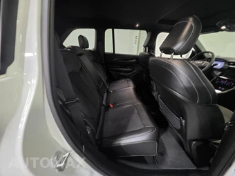 2023 Jeep Grand Cherokee Altitude - miniatura 13