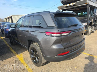 2023 Jeep Grand Cherokee Altitude - miniatura 6