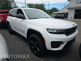 2023 Jeep Grand Cherokee Altitude - miniatura 4