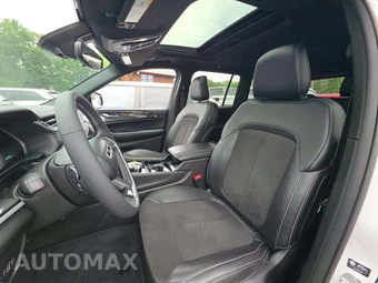 2023 Jeep Grand Cherokee Altitude - miniatura 6