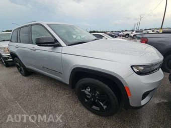 2023 Jeep Grand Cherokee Altitude - miniatura 3