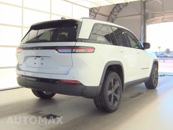 2023 Jeep Grand Cherokee Altitude - miniatura 4