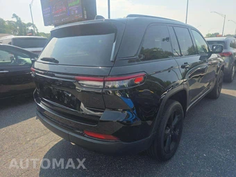 2023 Jeep Grand Cherokee Altitude - miniatura 3