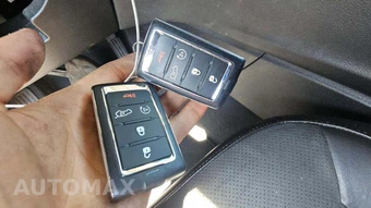 2023 Jeep Grand Cherokee Altitude - miniatura 17