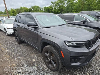 2023 Jeep Grand Cherokee Altitude - miniatura 3