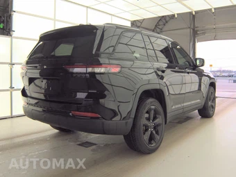 2023 Jeep Grand Cherokee Altitude - miniatura 4