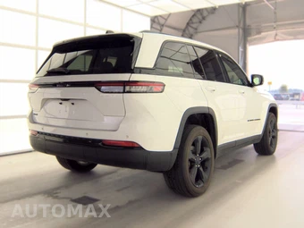 2023 Jeep Grand Cherokee Altitude - miniatura 4